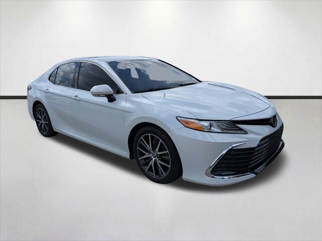 2022 Toyota Camry XLE — photo 1 of 13