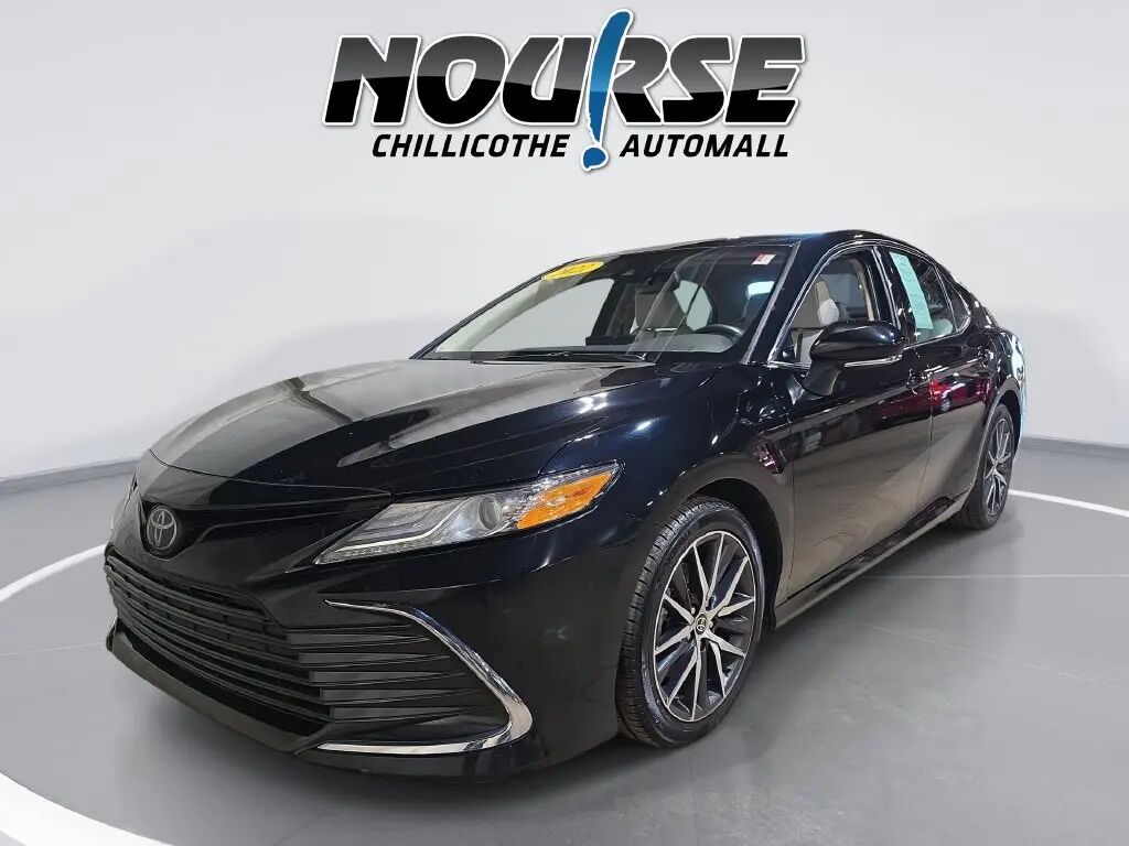 2022 Toyota Camry XLE — photo 1 of 13