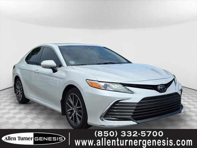 2023 Toyota Camry XLE — photo 1 of 26