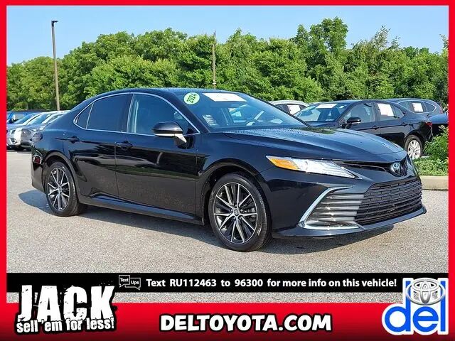 2024 Toyota Camry XLE — photo 1 of 13