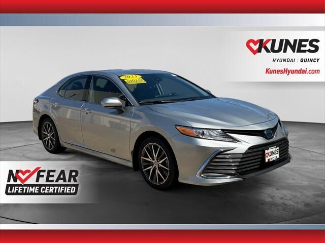 2023 Toyota Camry Hybrid XLE