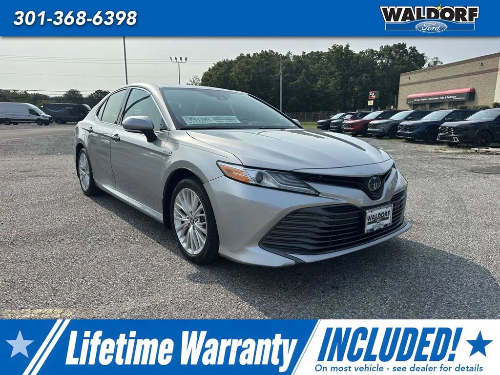 2020 Toyota Camry Hybrid XLE — photo 1 of 13