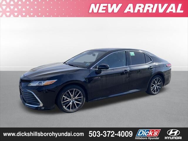 2024 Toyota Camry Hybrid XLE — photo 1 of 1