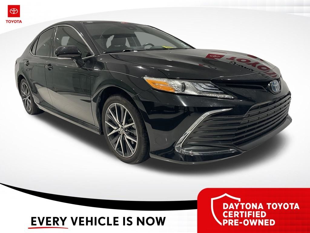 2024 Toyota Camry XLE — photo 1 of 13