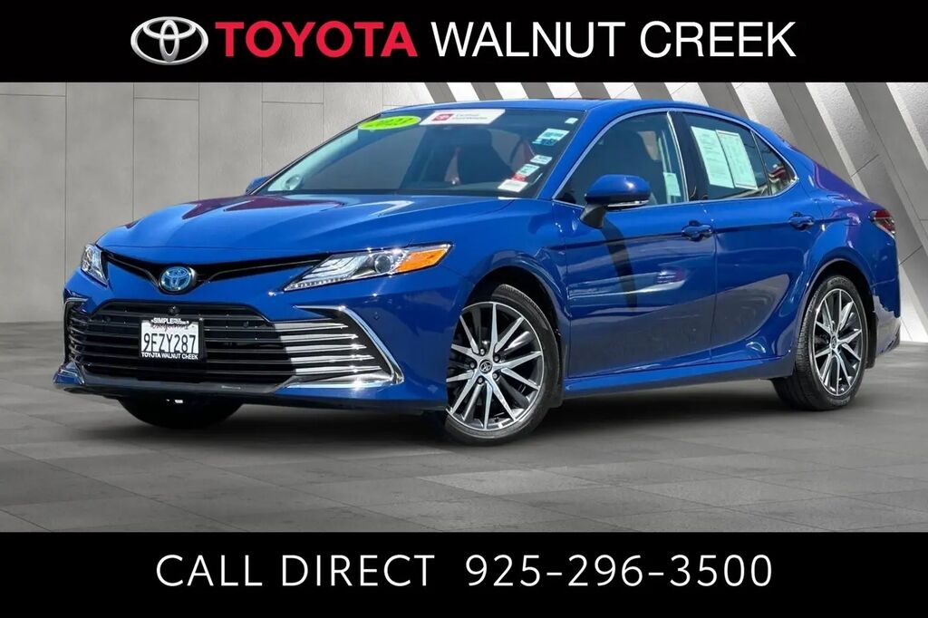 2023 Toyota Camry Hybrid XLE — photo 1 of 9