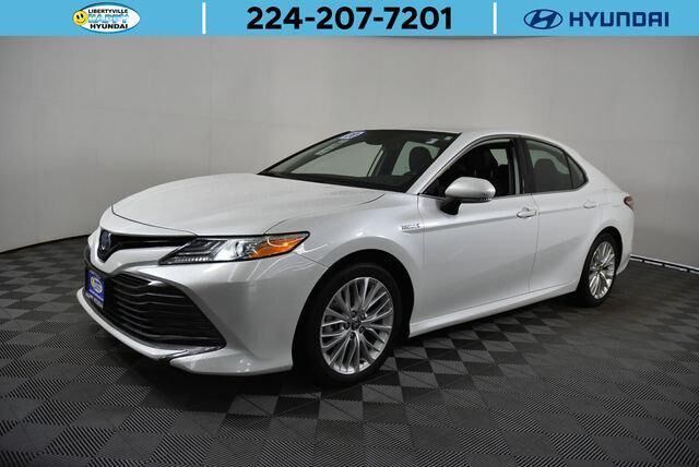 2020 Toyota Camry Hybrid XLE — photo 1 of 13