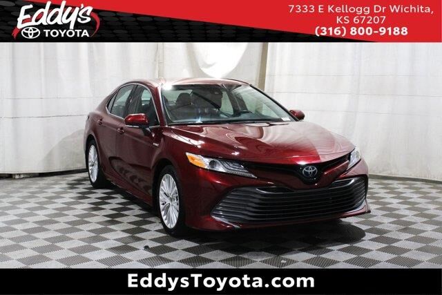 2020 Toyota Camry Hybrid XLE — photo 1 of 13