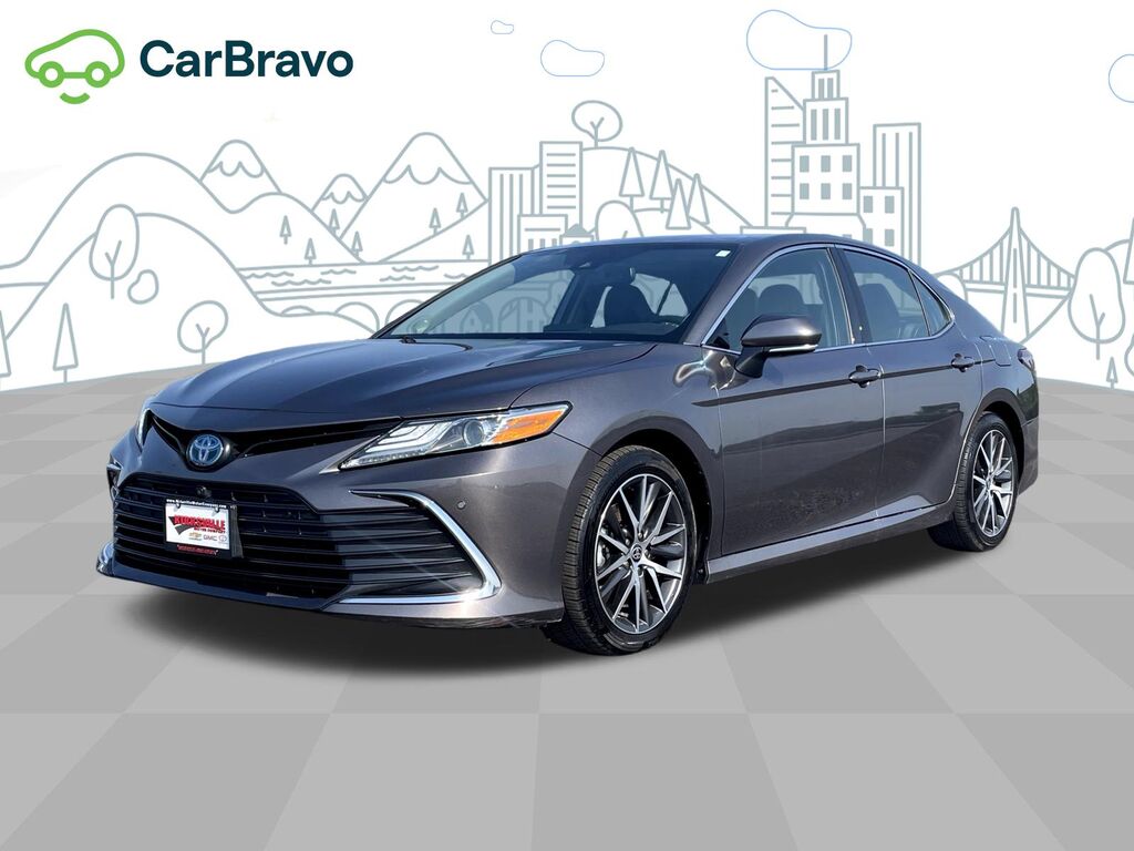 2024 Toyota Camry Hybrid XLE — photo 1 of 6