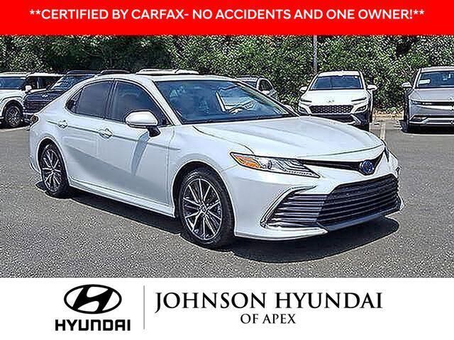 2022 Toyota Camry Hybrid XLE