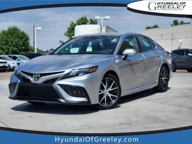 2024 Toyota Camry SE — photo 1 of 13