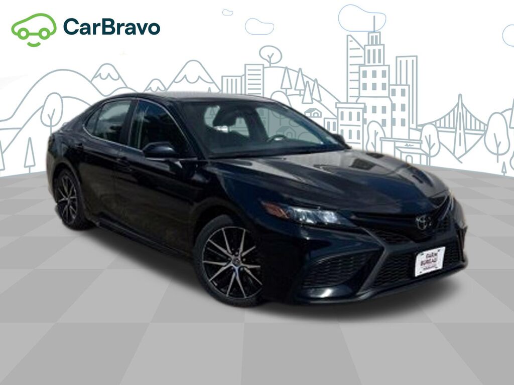 2024 Toyota Camry SE — photo 1 of 7