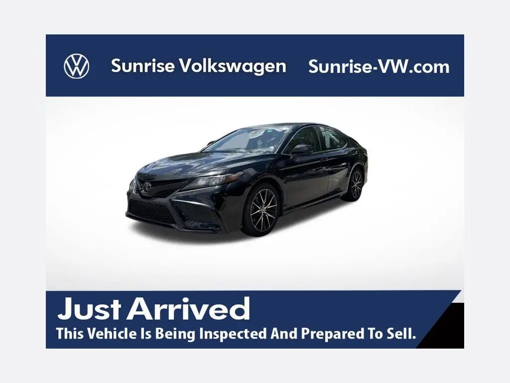 2021 Toyota Camry SE — photo 1 of 27