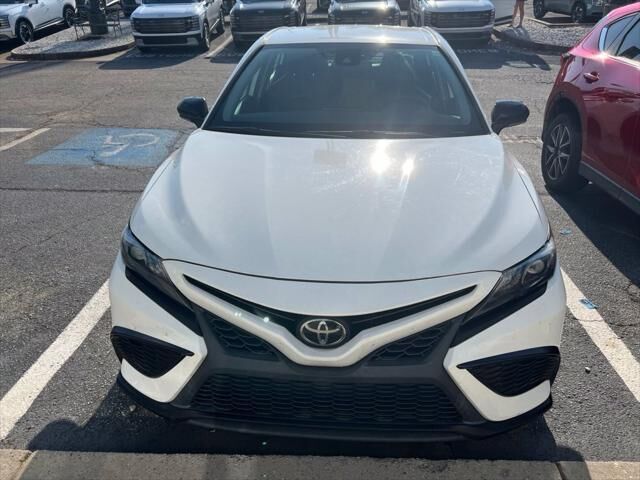 2022 Toyota Camry SE — photo 1 of 8