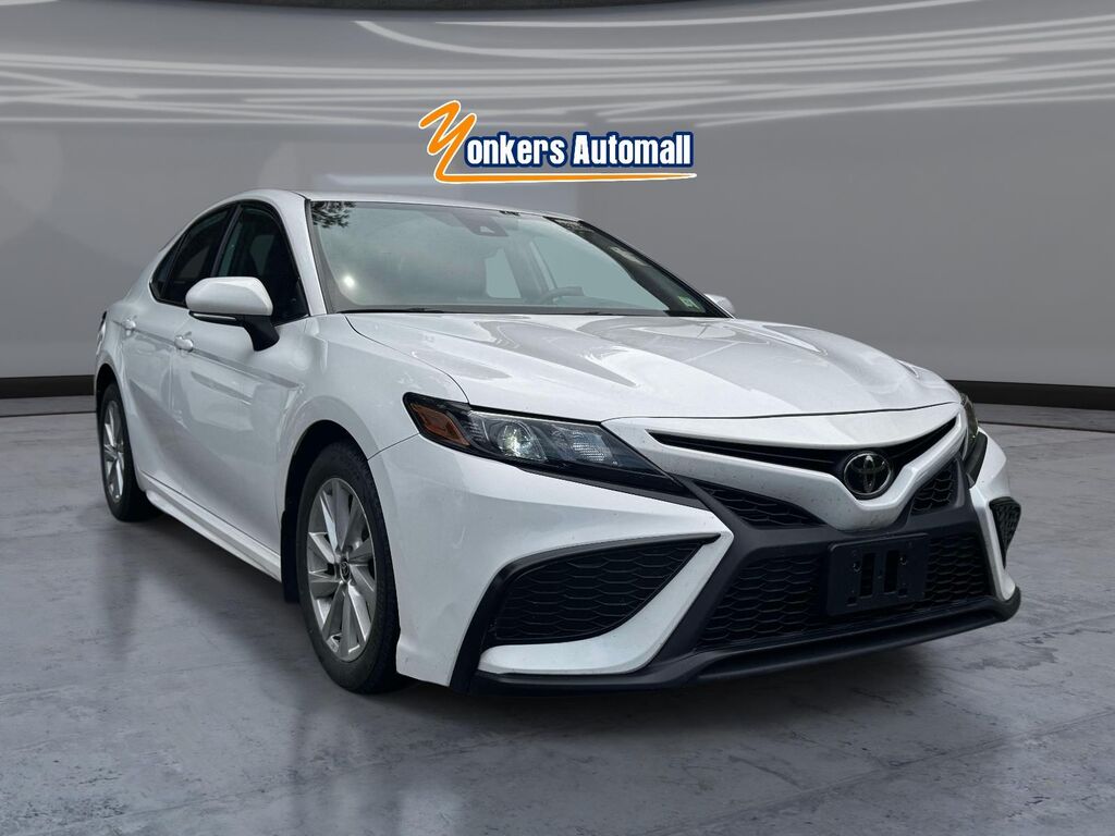 2023 Toyota Camry SE — photo 1 of 26