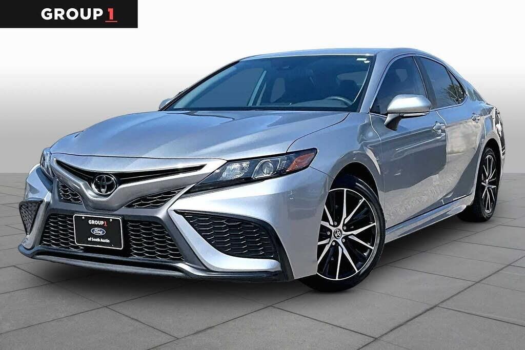 2024 Toyota Camry SE — photo 1 of 1