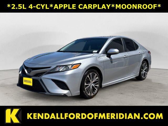 2020 Toyota Camry SE — photo 1 of 1