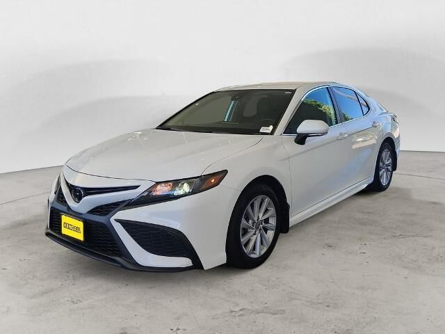 2022 Toyota Camry SE — photo 1 of 13