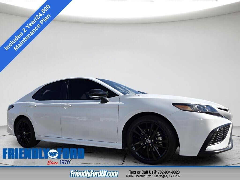 2023 Toyota Camry SE — photo 1 of 1