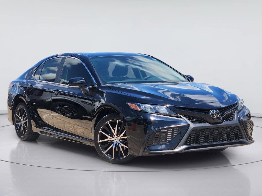 2023 Toyota Camry SE — photo 1 of 2