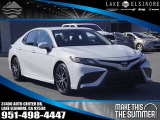 2024 Toyota Camry SE — photo 1 of 13