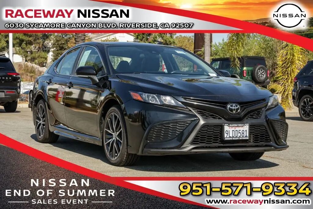 2024 Toyota Camry SE — photo 1 of 40