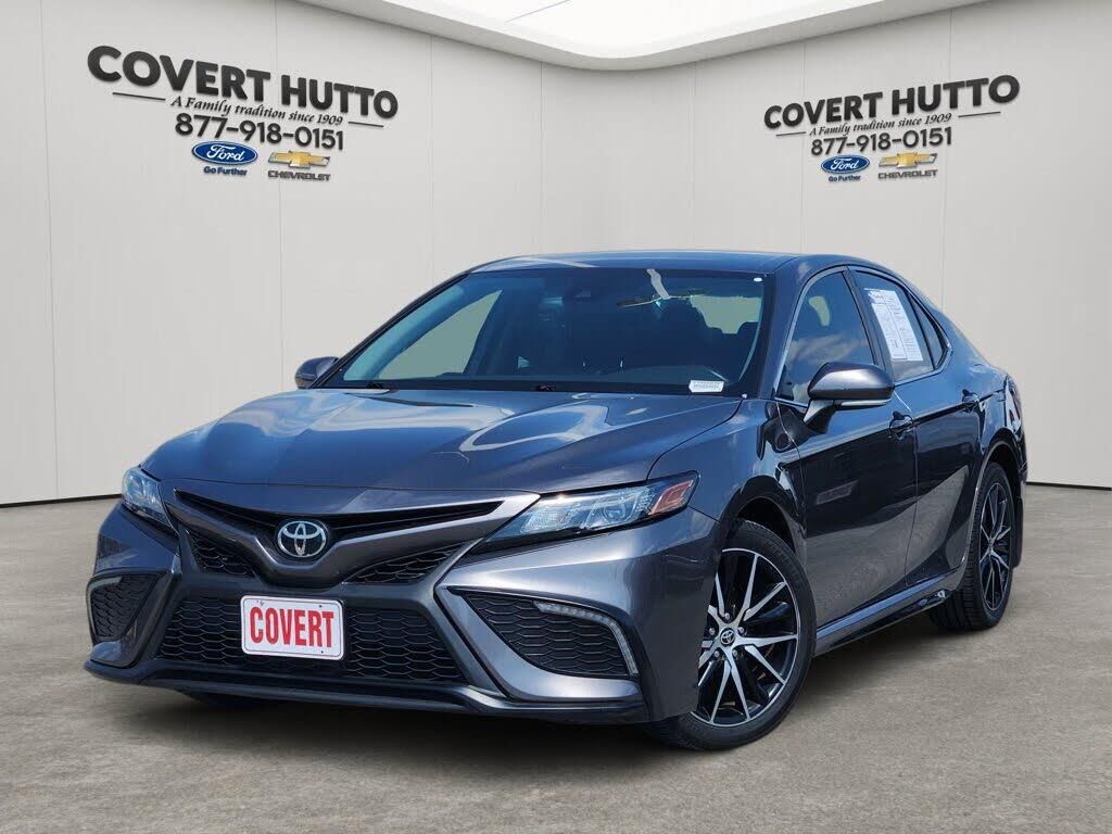 2022 Toyota Camry SE — photo 1 of 1