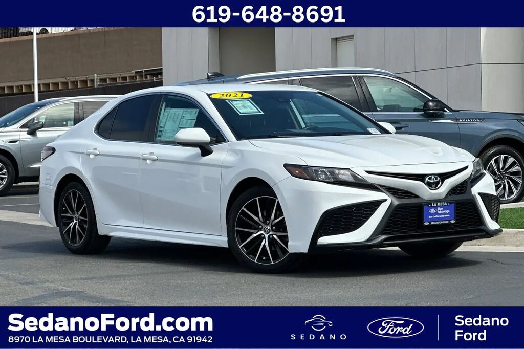 2021 Toyota Camry SE — photo 1 of 14