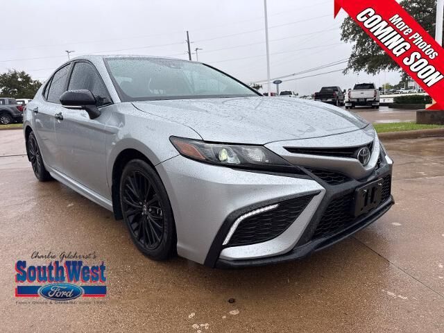 2022 Toyota Camry SE