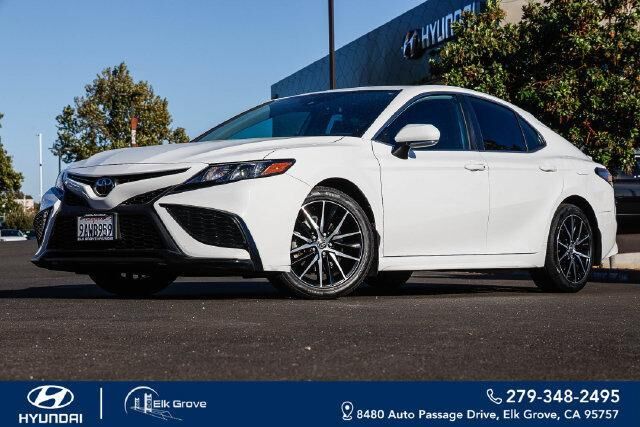 2022 Toyota Camry SE