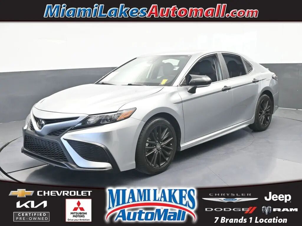 2023 Toyota Camry SE — photo 1 of 7