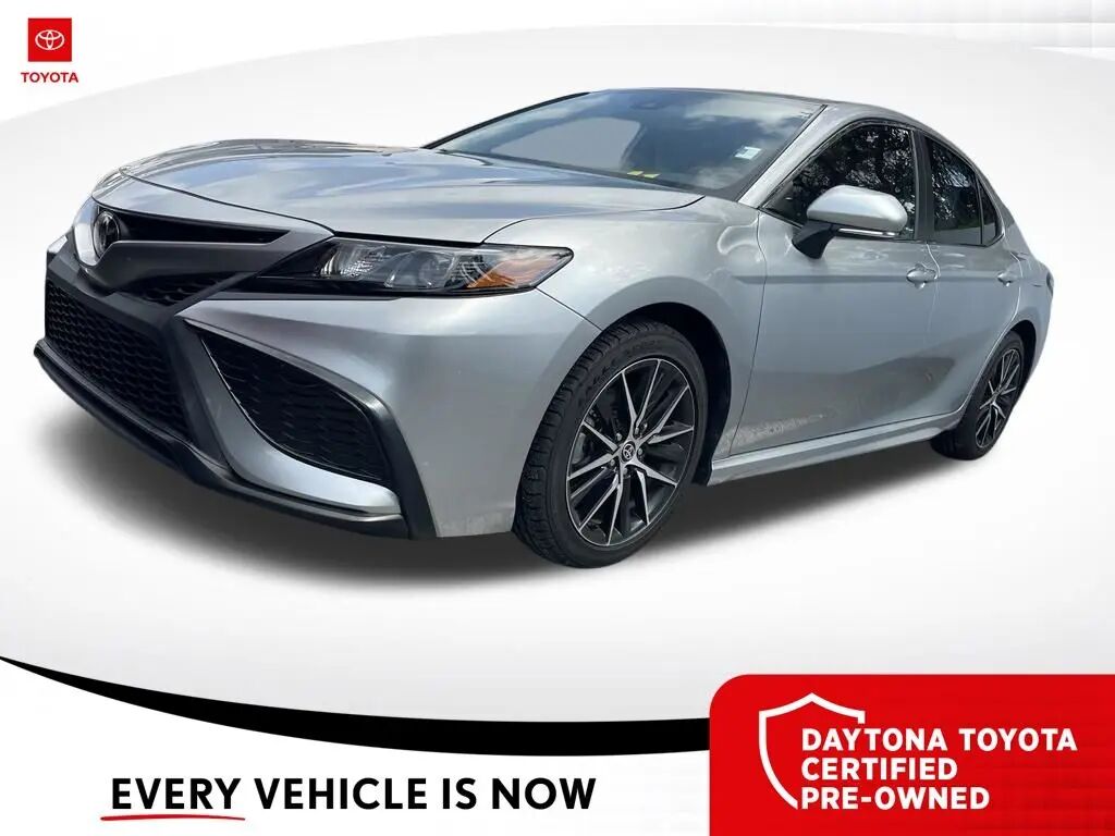 2022 Toyota Camry SE — photo 1 of 10