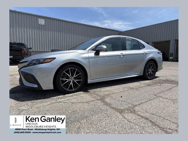 2023 Toyota Camry SE — photo 1 of 14