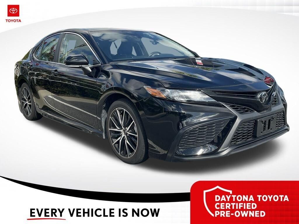 2024 Toyota Camry SE — photo 1 of 12