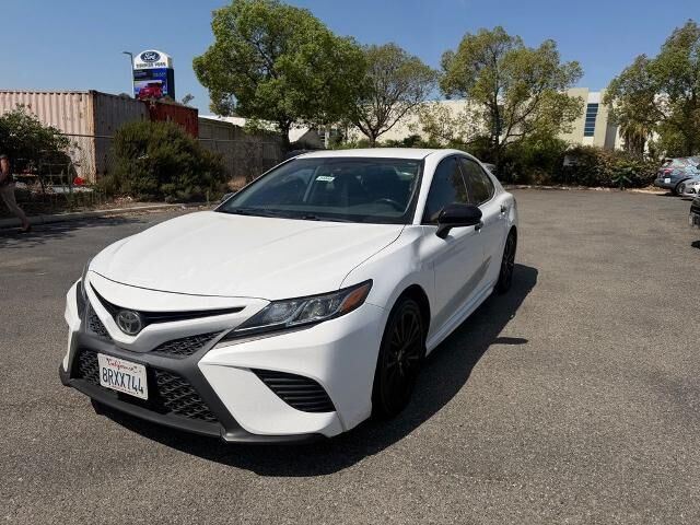 2020 Toyota Camry SE