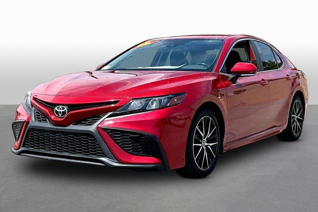 2022 Toyota Camry SE — photo 1 of 13