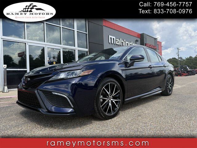2022 Toyota Camry SE 4D PREMIER