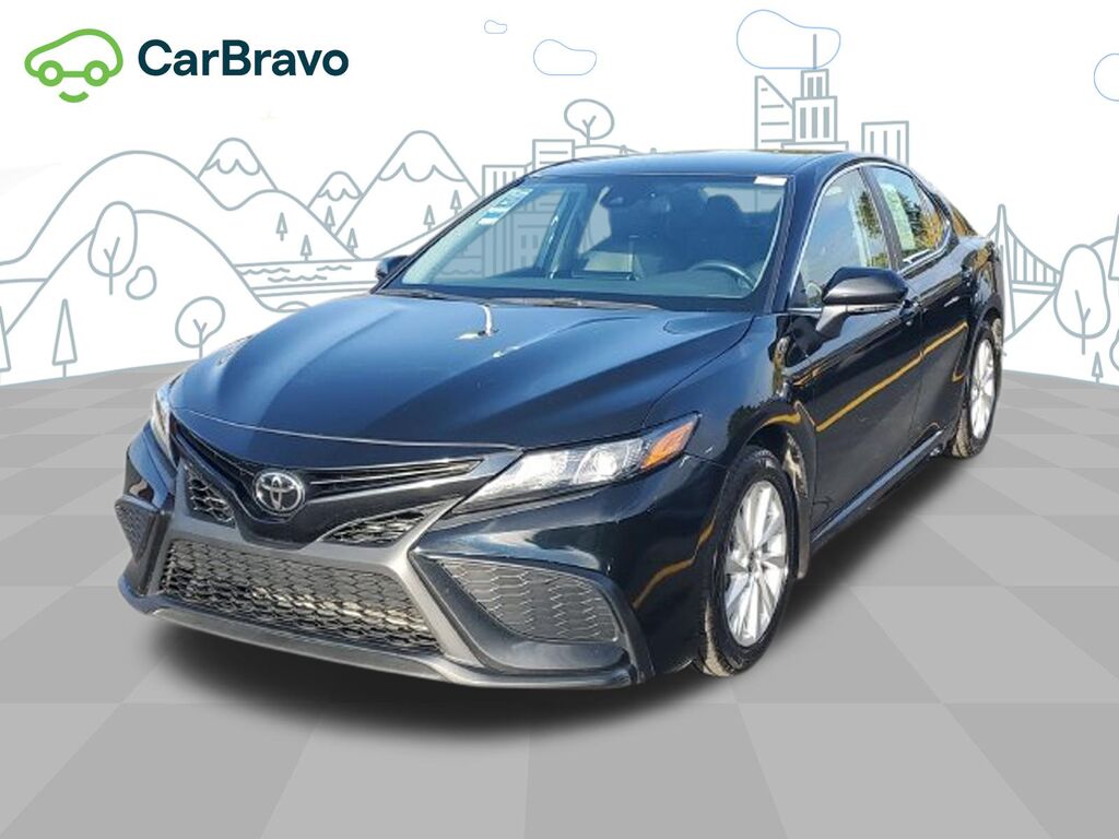 2024 Toyota Camry SE — photo 1 of 7