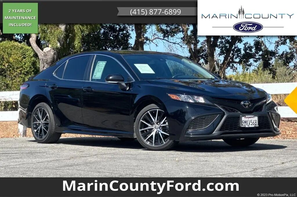 2024 Toyota Camry SE — photo 1 of 12