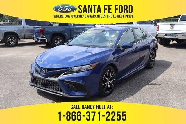 2024 Toyota Camry SE Nightshade — photo 1 of 13