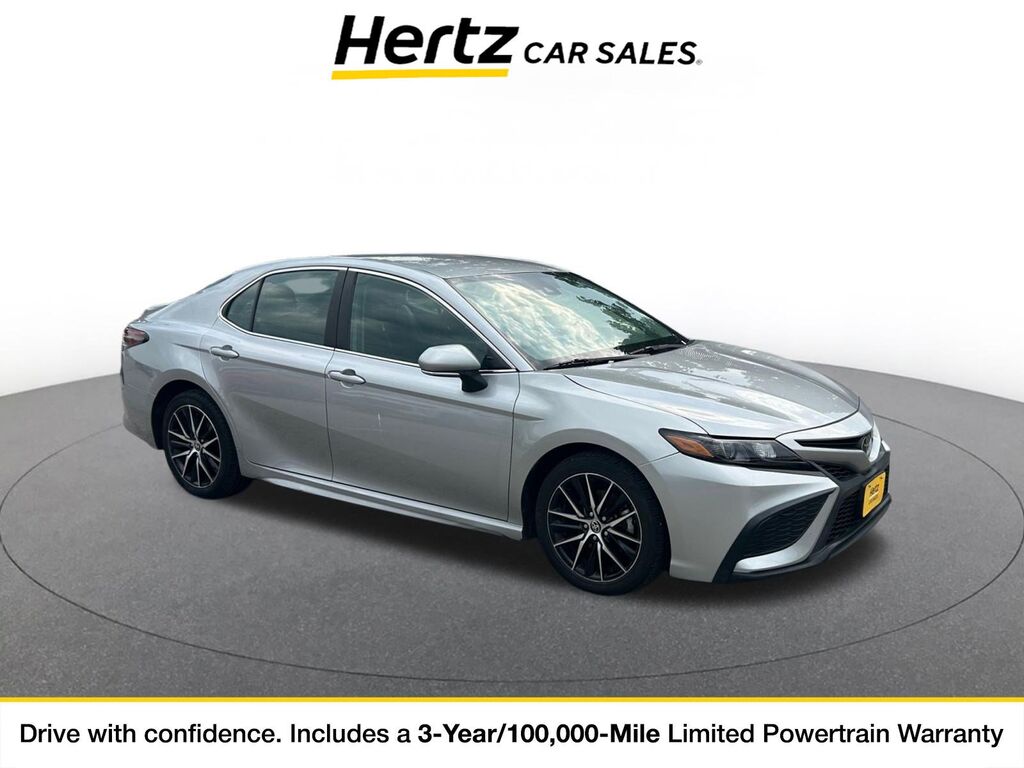 2024 Toyota Camry SE — photo 1 of 11