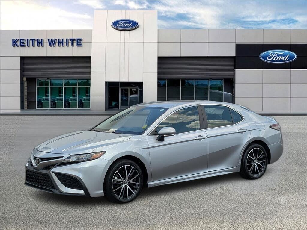 2024 Toyota Camry SE — photo 1 of 1