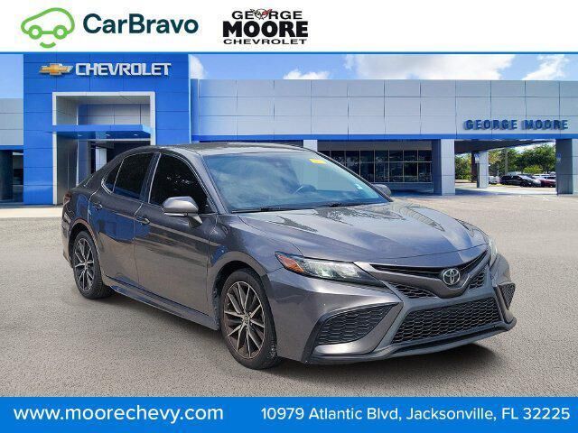 2022 Toyota Camry SE