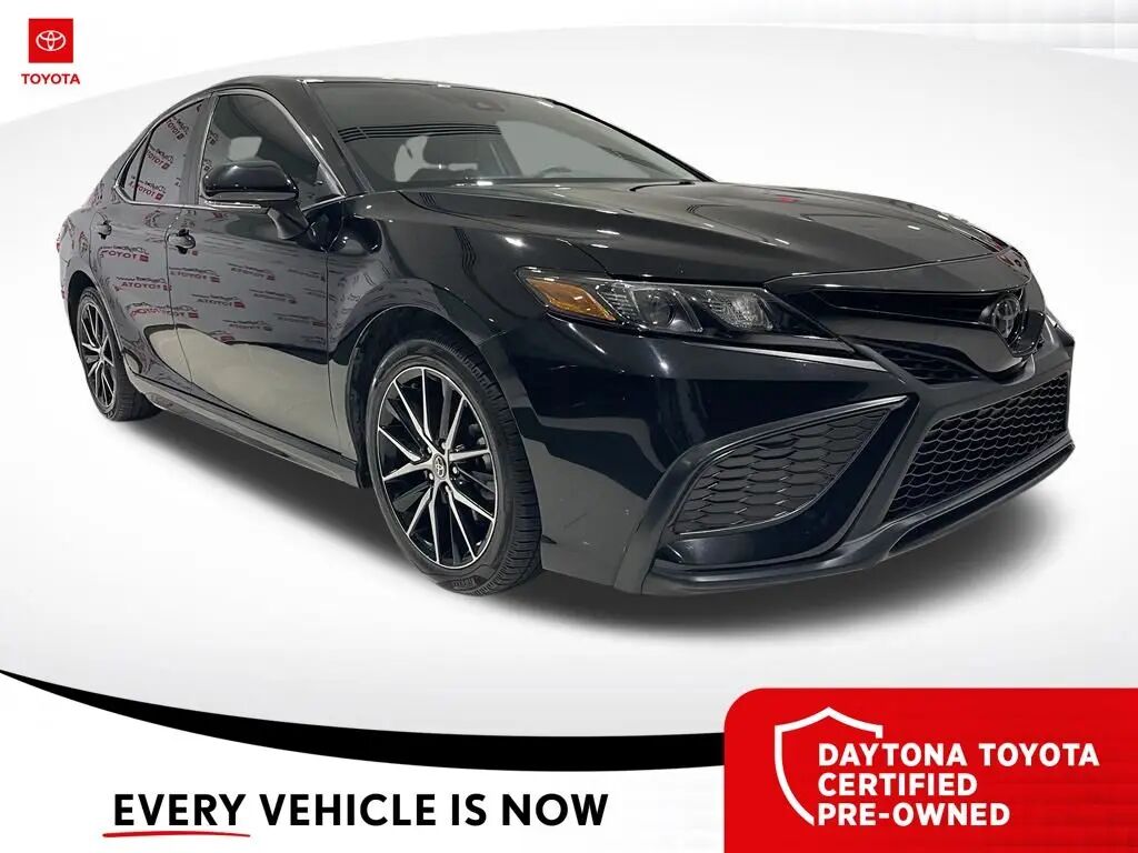 2024 Toyota Camry SE — photo 1 of 13