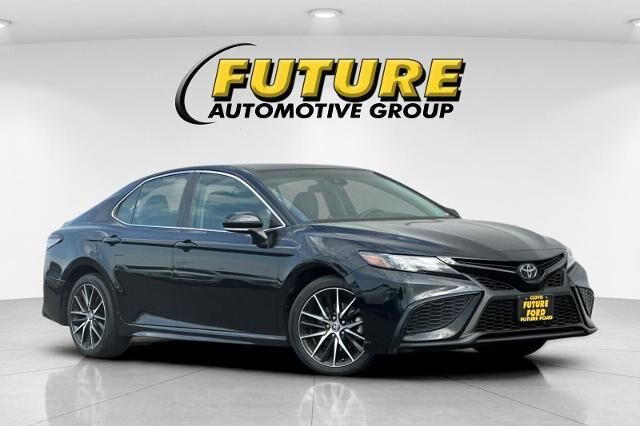 2023 Toyota Camry SE — photo 1 of 39