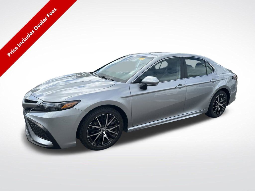 2023 Toyota Camry SE — photo 1 of 13