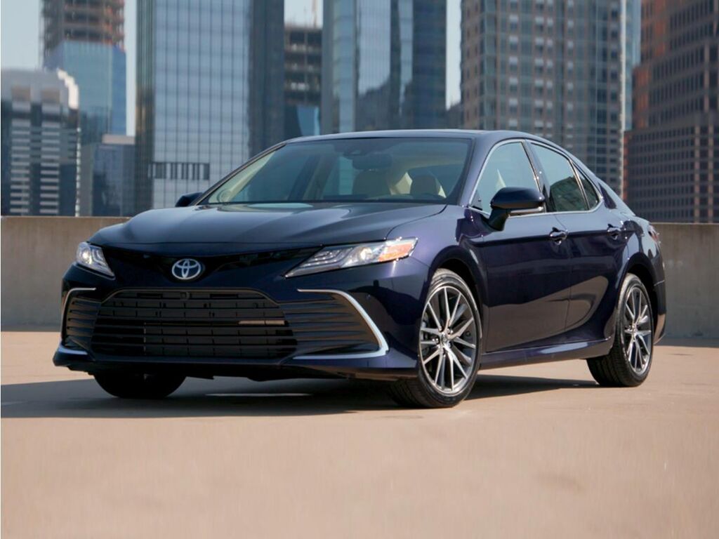 2023 Toyota Camry SE — photo 1 of 1