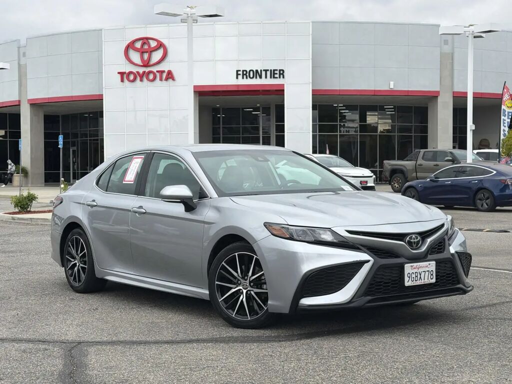 2023 Toyota Camry SE — photo 1 of 13