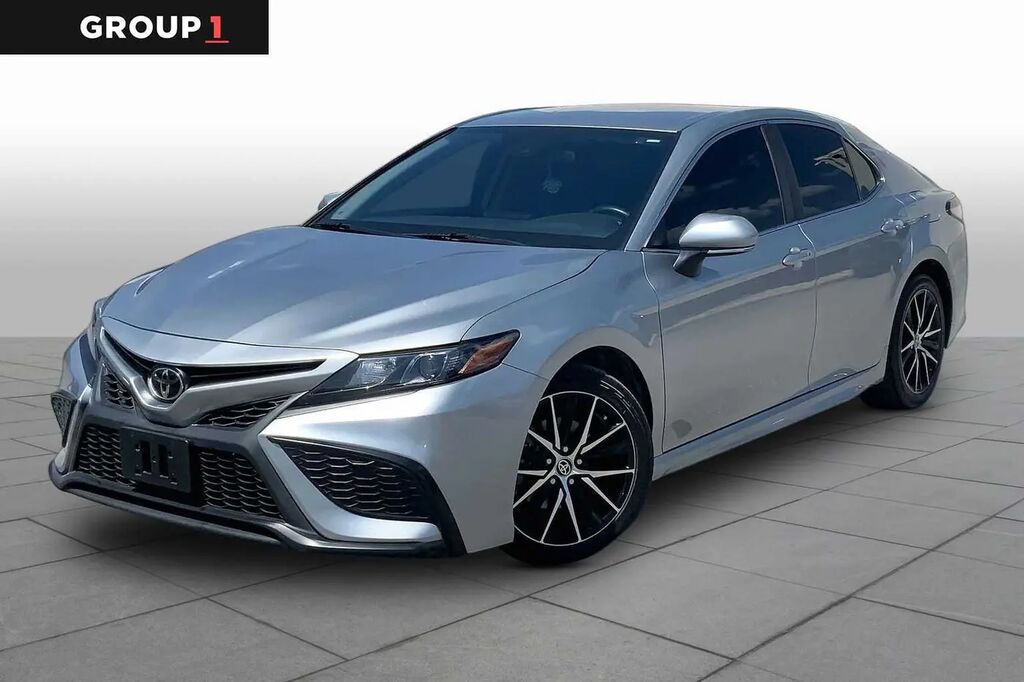 2023 Toyota Camry SE — photo 1 of 12