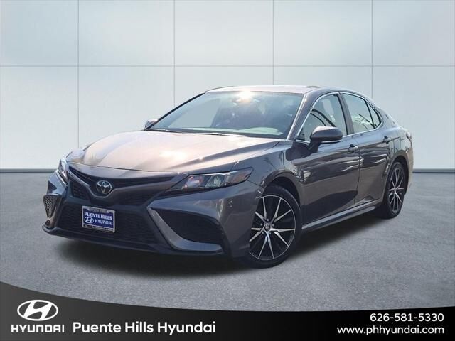2024 Toyota Camry SE — photo 1 of 13