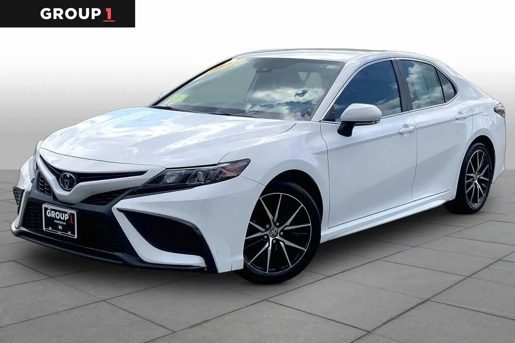 2023 Toyota Camry SE — photo 1 of 12